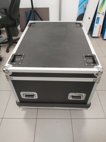 Flight case de transport sur roulettes
